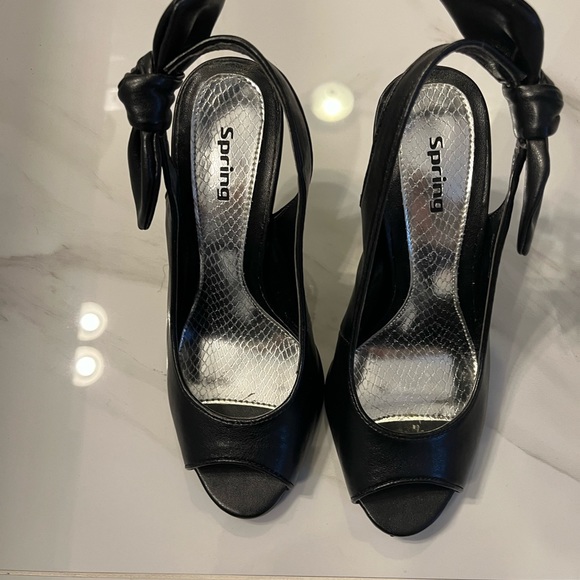 Spring peep-toe sling backs - black. Size 6. - Picture 3 of 3